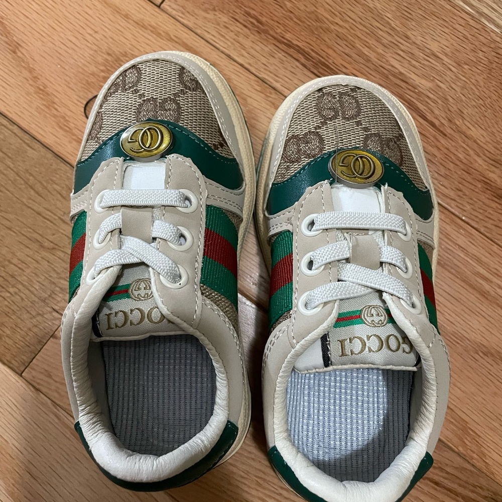Gucci baby shoes
